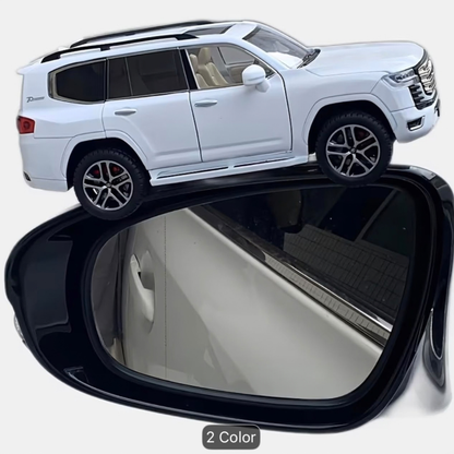 Toyota Land Cruiser 1:24 Die-Cast Model Car – White | Light & Sound