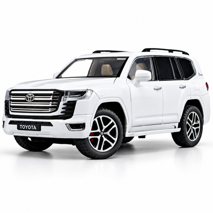 Toyota Land Cruiser 1:24 Die-Cast Model Car – White | Light & Sound