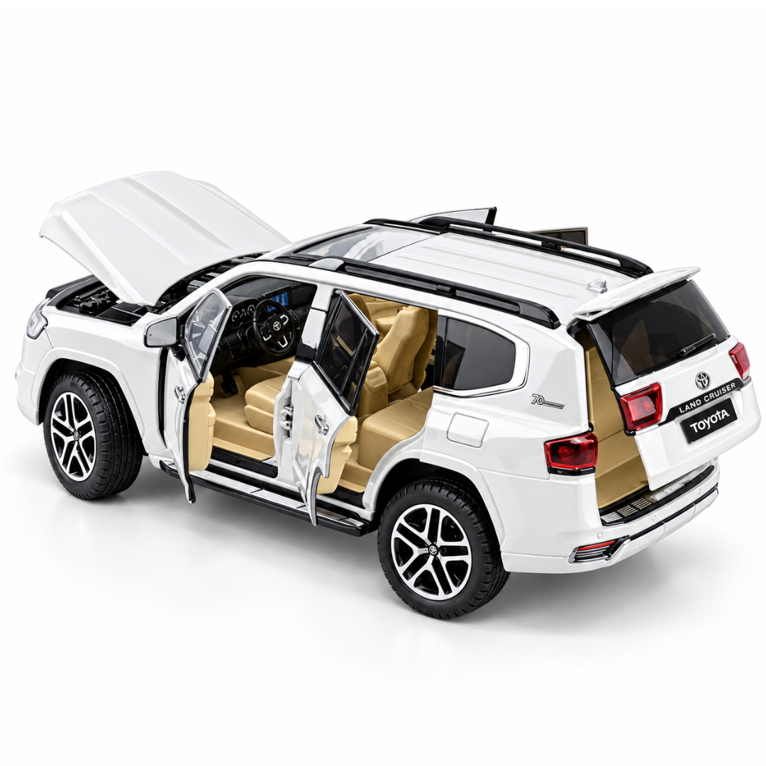 Toyota Land Cruiser 1:24 Die-Cast Model Car – White | Light & Sound